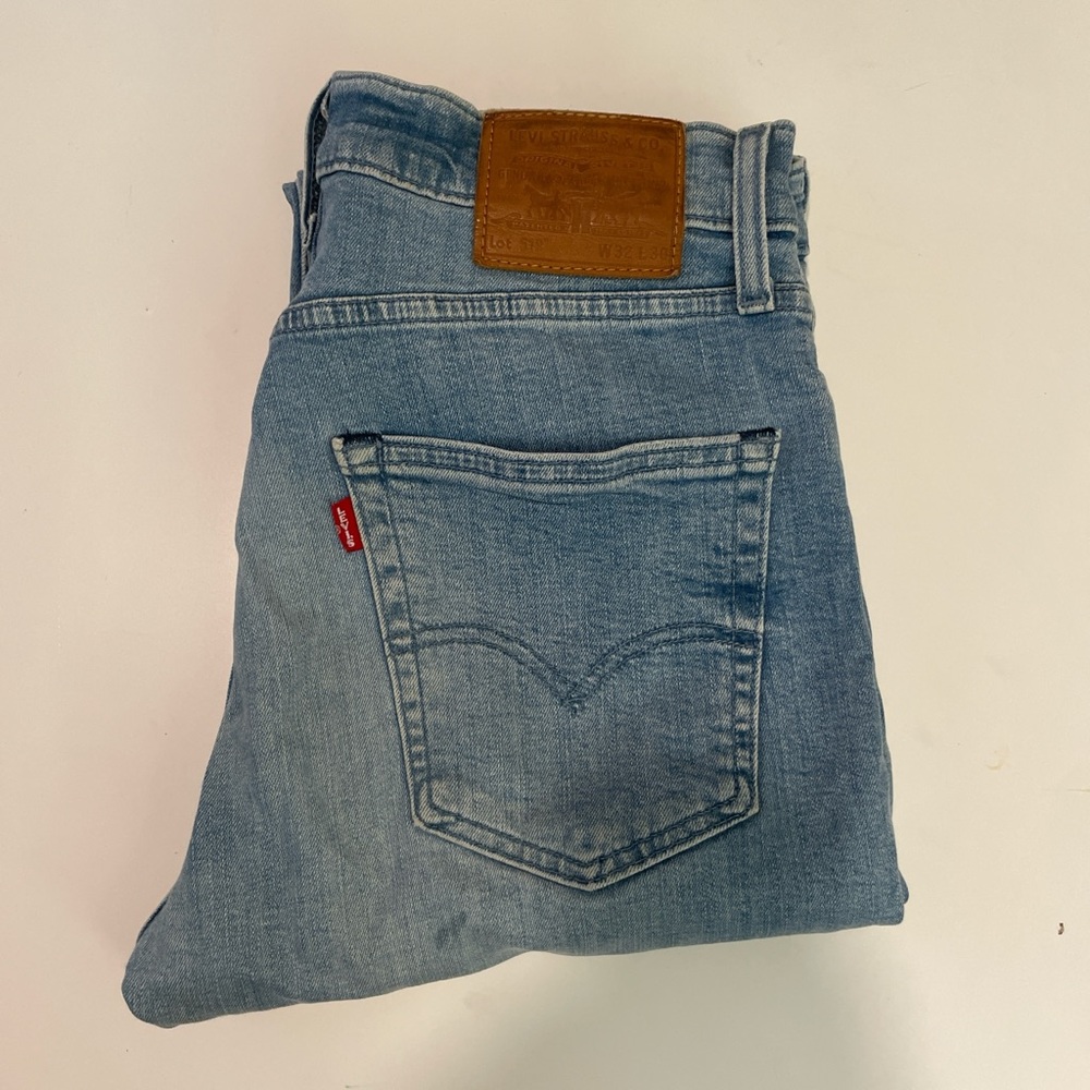 Men Levi’s Jeans 512 Size: W32 x L30